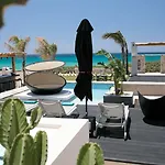 Eden Beachfront Residences & 4*