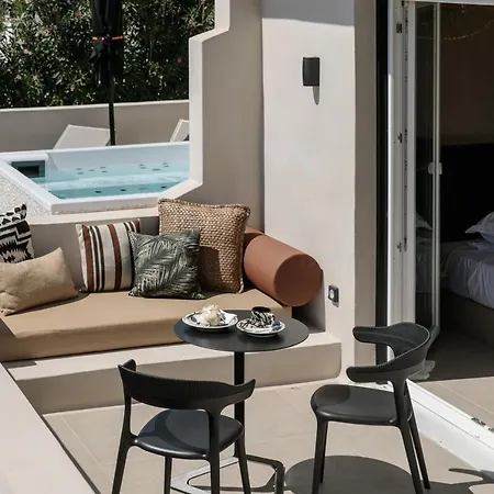 Aparthotel Eden Beachfront Residences &