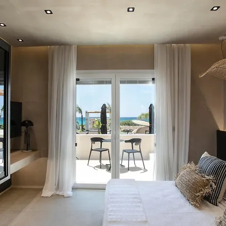 Eden Beachfront Residences & Aparthotel *
