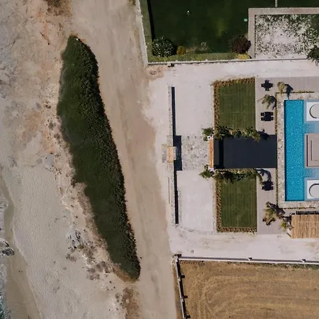Eden Beachfront Residences & Appart hôtel