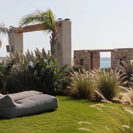 Eden Beachfront Residences & Aparthotel *