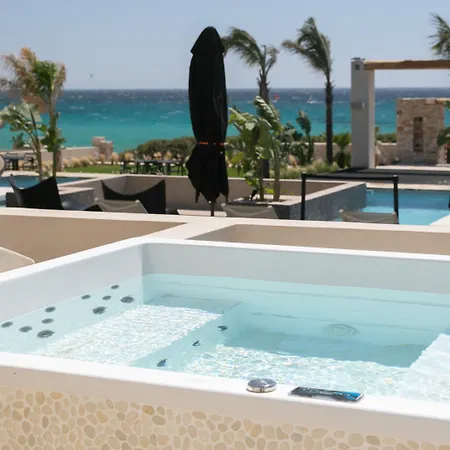 Lejlighedshotel Eden Beachfront Residences & 4*