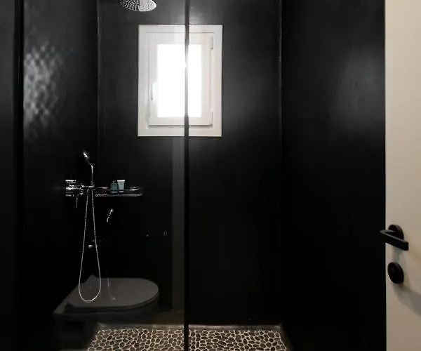 アパートホテル Eden Beachfront Residences &