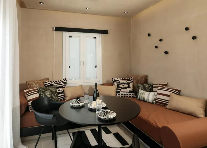 Eden Beachfront Residences & アパートホテル 4*