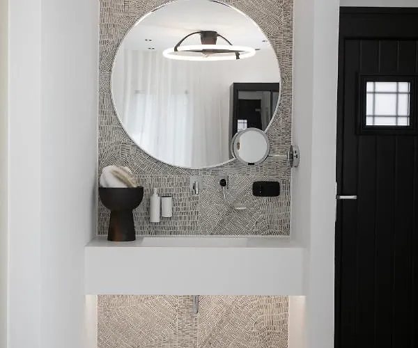 アパートホテル Eden Beachfront Residences &