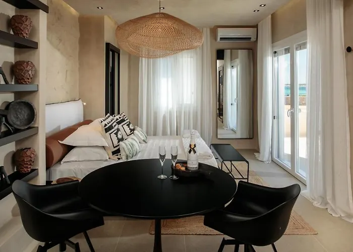 Eden Beachfront Residences & アパートホテル Kastrákion