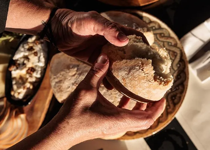 Eden Beachfront Residences & アパートホテル 4*