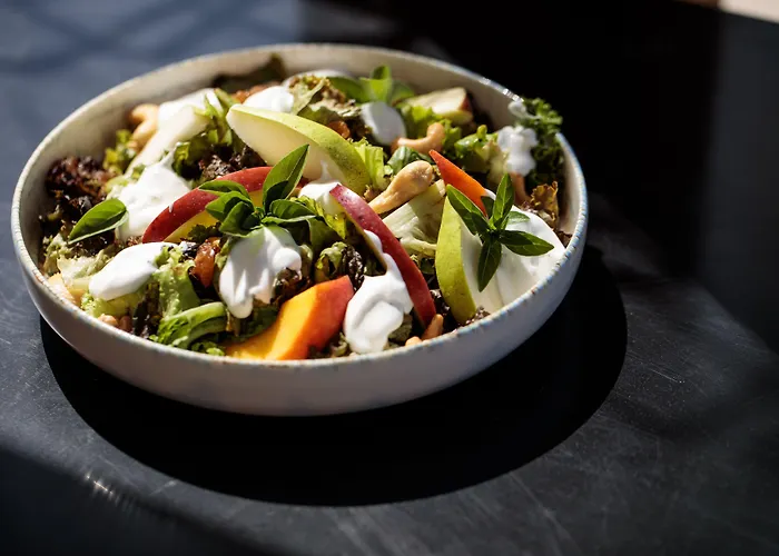 Eden Beachfront Residences & アパートホテル