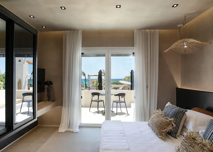 Eden Beachfront Residences & アパートホテル 4*